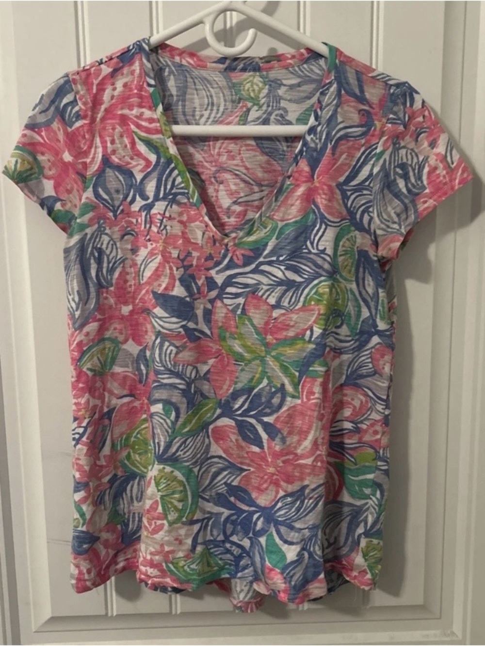Lilly Pulitzer ETTA V Neck Short Sleeve  Floral V-Neck Tee Women’s Size XS